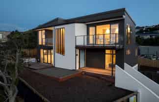 1/164 Soleares Avenue, Mount Pleasant