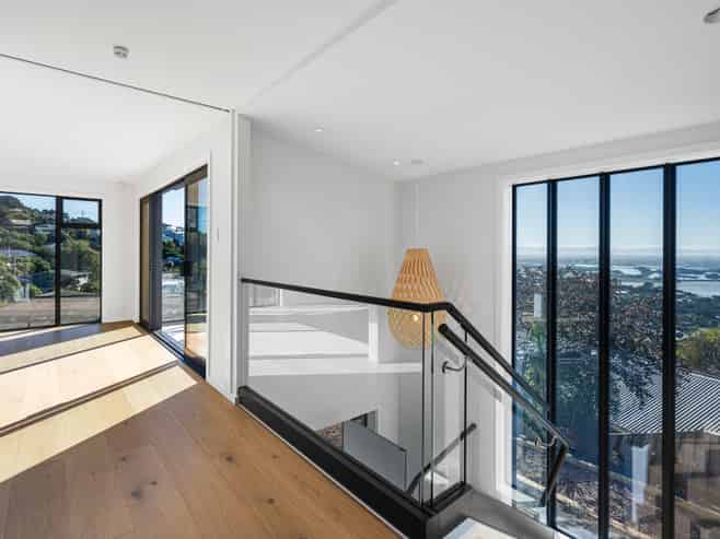 1/164 Soleares Avenue, Mount Pleasant