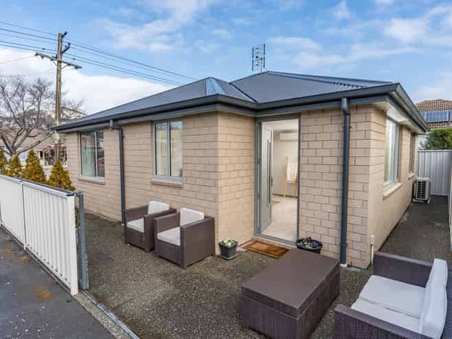 2 Bruce Street, Mosgiel