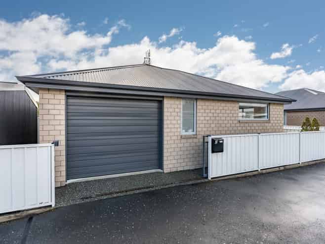 2 Bruce Street, Mosgiel