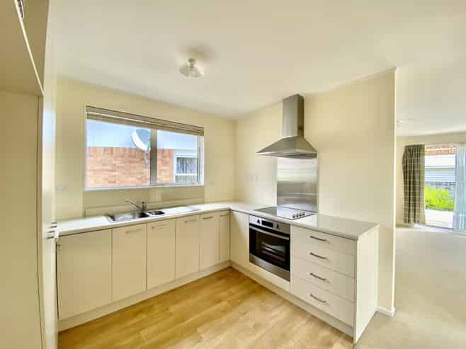 B/135 Weymouth Road, Weymouth
