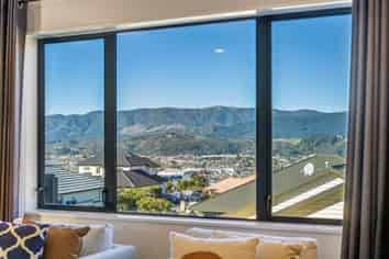16 Birkinshaw Grove, Riverstone Terraces