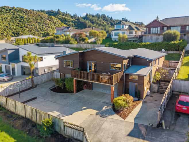16 Birkinshaw Grove, Riverstone Terraces