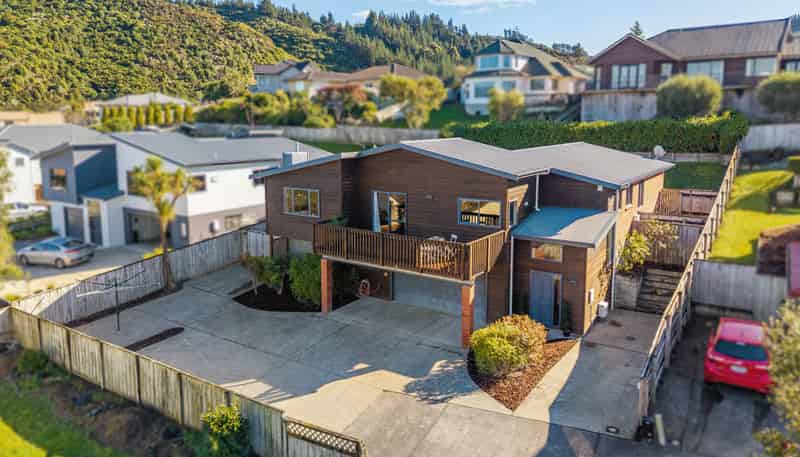 16 Birkinshaw Grove, Riverstone Terraces