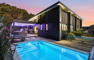 10 Ellesmere Close, Pyes Pa