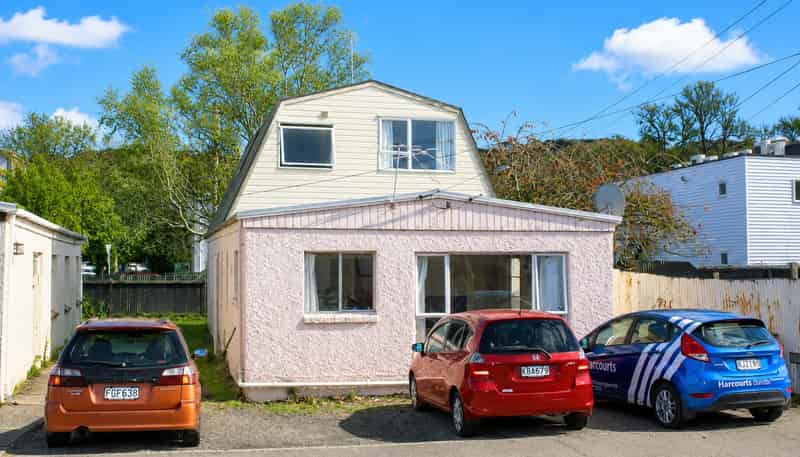 8 Ethel McMillan Place, North Dunedin