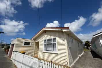39 Argentine Avenue, Miramar