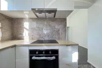 B/53 Northland Road , Northland
