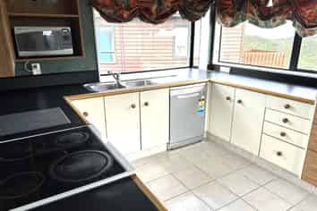 5A Becker Way, Karori