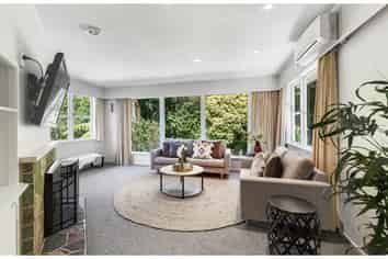 56 Lincoln Ave, Tawa