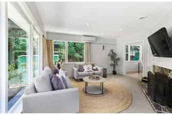 56 Lincoln Ave, Tawa