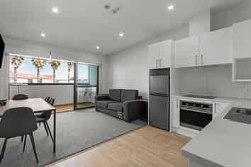 3/8 Liverpool Street, Tuakau