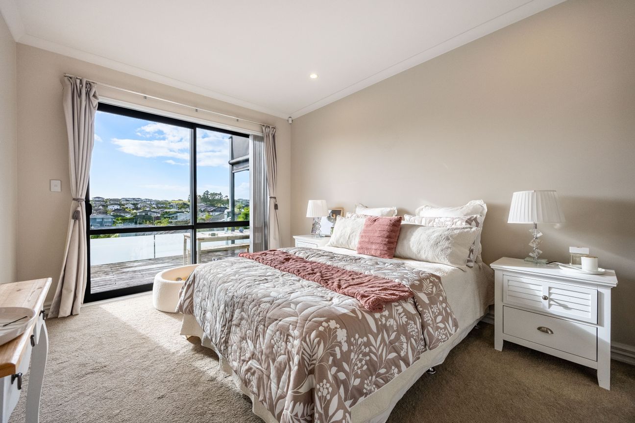 House in Millwater - More