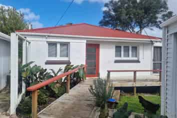 18 Tanekaha Drive, Riverside