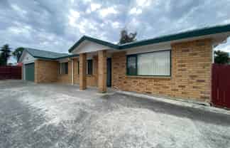 69 Castlefinn Drive, Weymouth