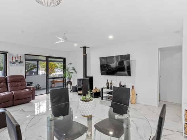 15E Puriri Avenue, Orewa