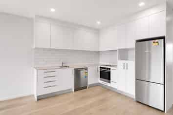 G03/36B Greenslade Crescent, Northcote