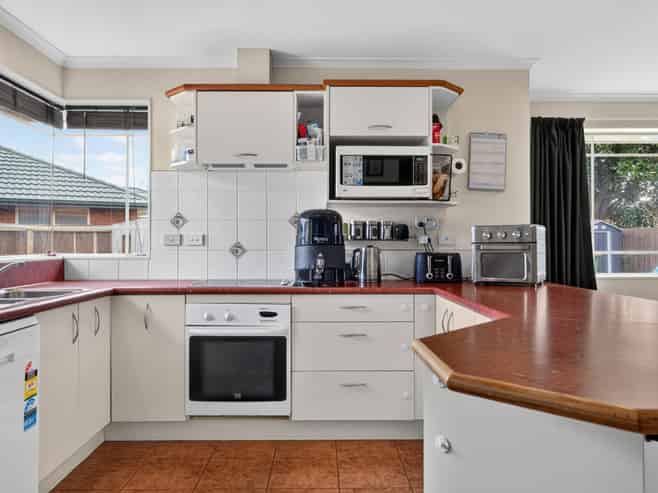 5 Lansbury Court, Rototuna North