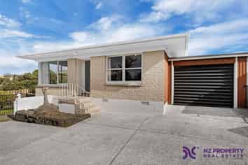 2/17 Jenelin Road Glendene, Glendene