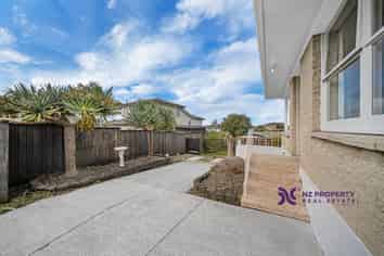 2/17 Jenelin Road Glendene, Glendene