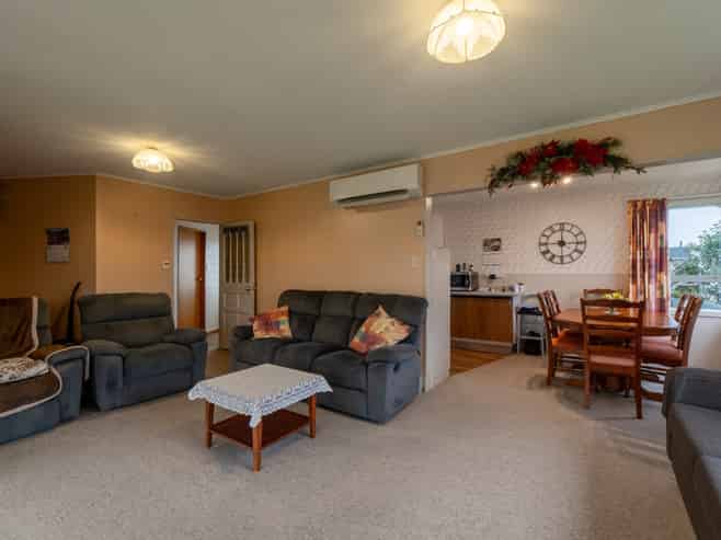 16 Tramway Road, Strathern