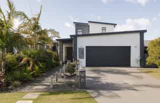 37 Coast Boulevard, Papamoa
