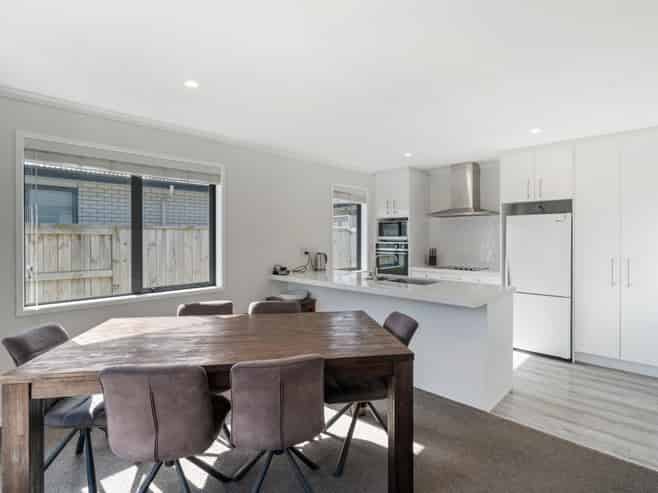 40 Hills View Drive, Papamoa