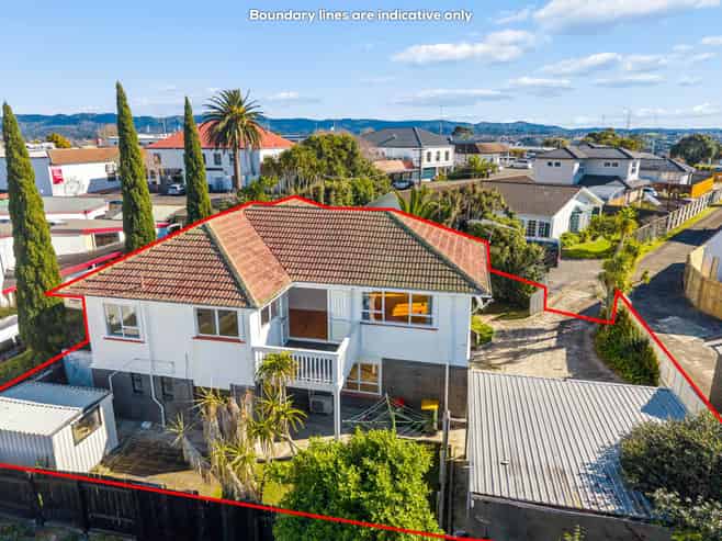 1/7 Te Atatu Road, Te Atatu South