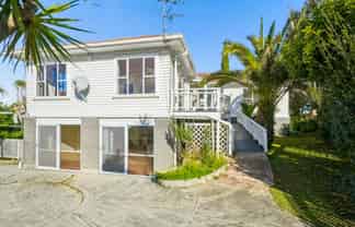 1/7 Te Atatu Road, Te Atatu South