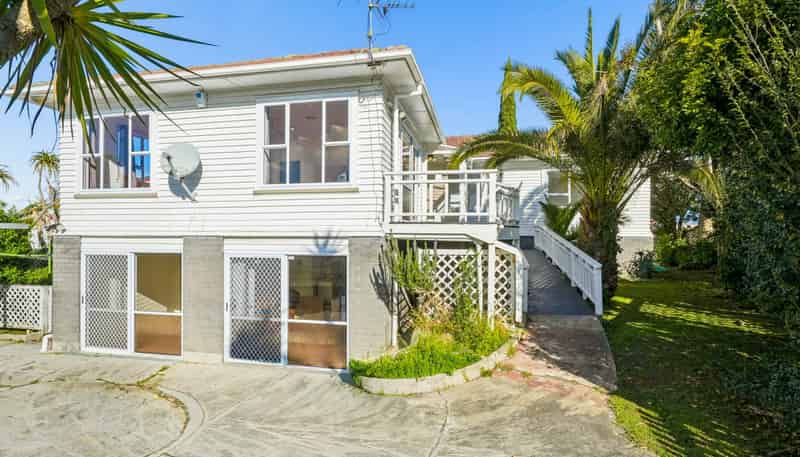 1/7 Te Atatu Road, Te Atatu South