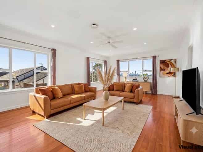 1/7 Te Atatu Road, Te Atatu South