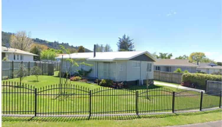 6 Jade Place, Pukehangi