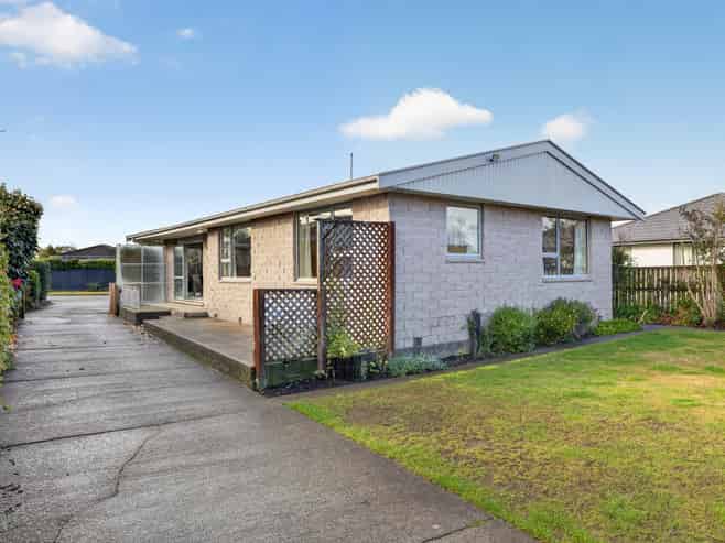 3 Royal Park Drive, Parklands