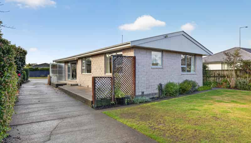 3 Royal Park Drive, Parklands