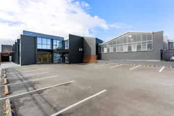 Freehold in Prime Location 