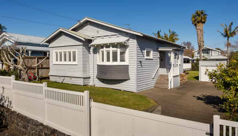 6 Verona Avenue, Mount Albert