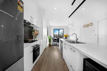 12/60 Kelman Road, Kelston