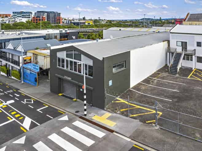 Flexible occupier opportunity next to CRL Station