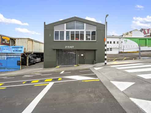 Flexible occupier opportunity next to CRL Station