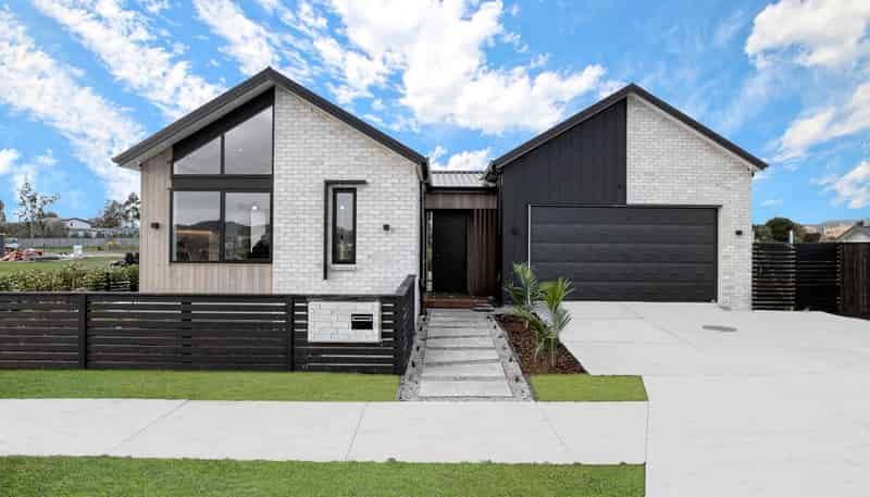 5 Meadows Drive, Clevedon