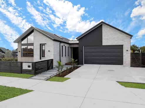 5 Meadows Drive, Clevedon