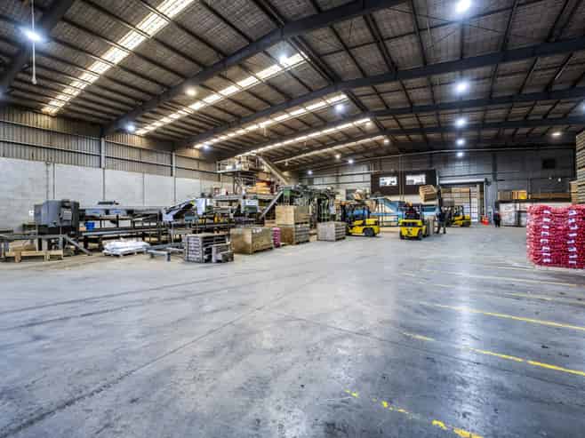 Versatile 5,041sqm industrial on 1.6ha site