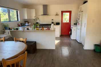 5B Mead Road, Brightwater