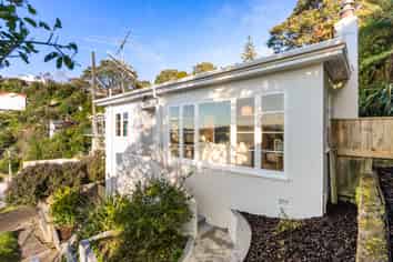 61 Farnham Street, Mornington