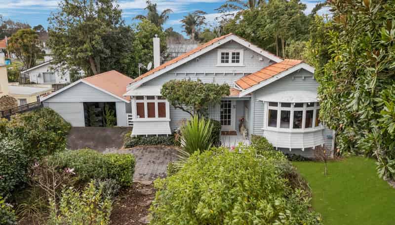 924 Mount Eden Road, Three Kings