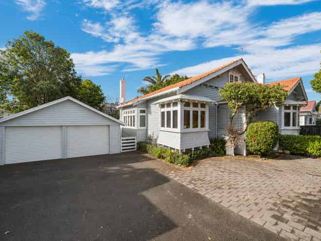 924 Mount Eden Road, Three Kings