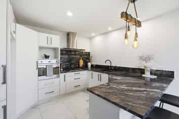 5B Opoia Road, Hamilton East