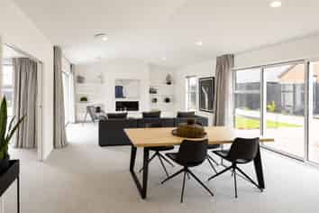 86 Southfield Drive, Lincoln
