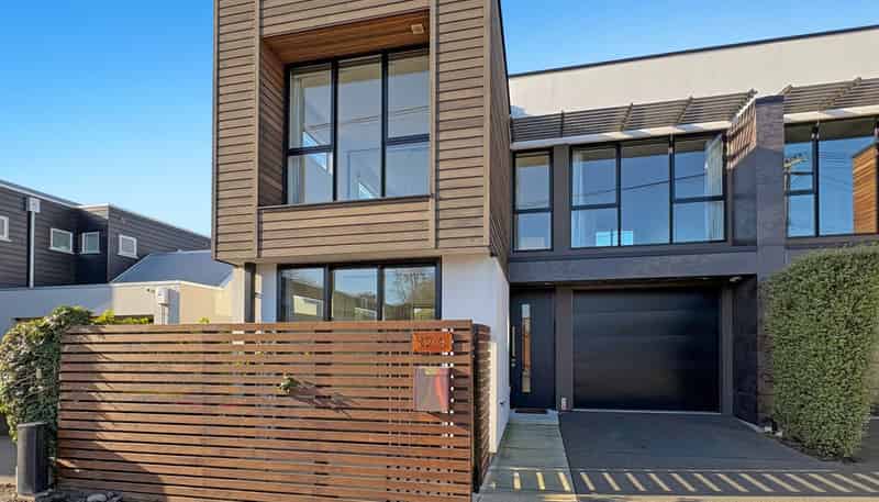 32a Hewitts Rd, Merivale