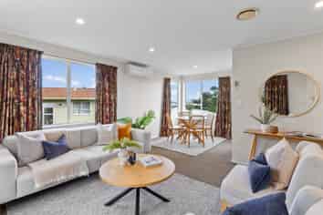 12 Evesham Place, Newlands
